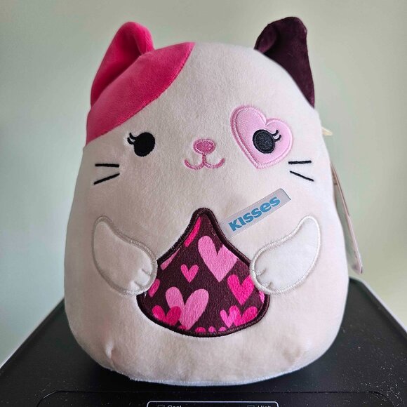 NWT 8" Pyper the Hershey's Kisses cat Squishmallow - Picture 1 of 2